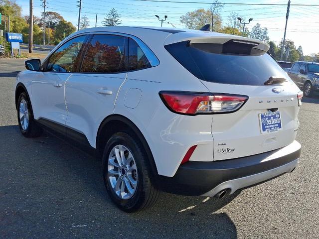 2020 ford escape se