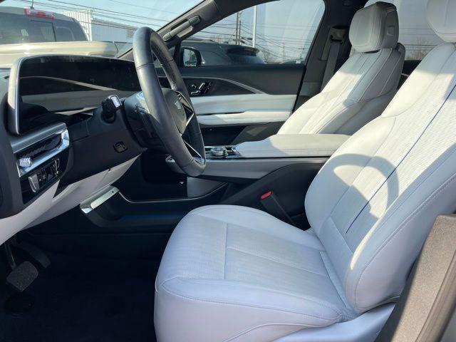 2024 cadillac lyriq luxury