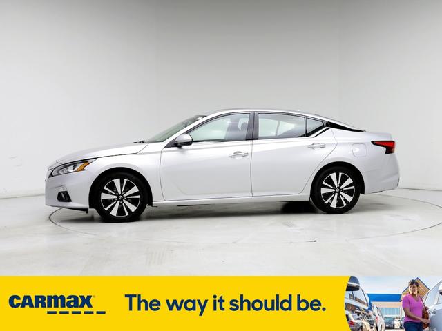 2020 nissan altima sv