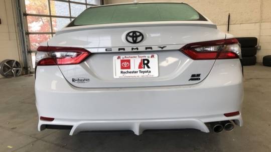2022 toyota camry se