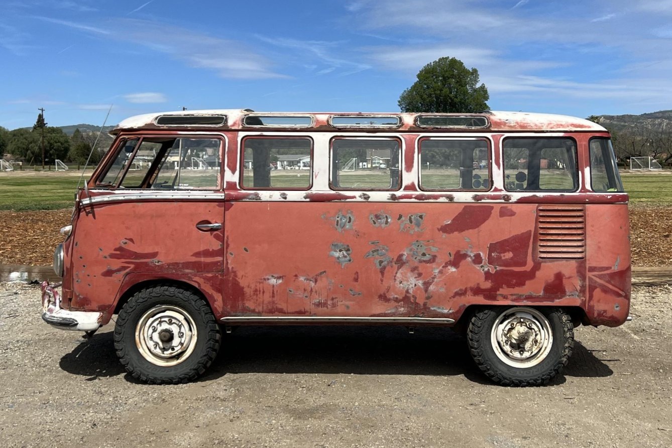 1960 volkswagen type 2 23-window deluxe