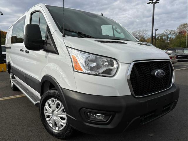 2022 ford transit-250 base