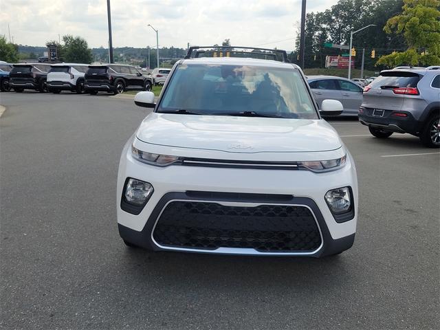 2022 kia soul lx