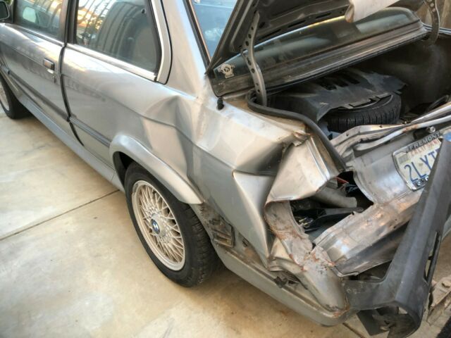 1988 bmw 325ix e30 - very low miles - hit rear - no reserve