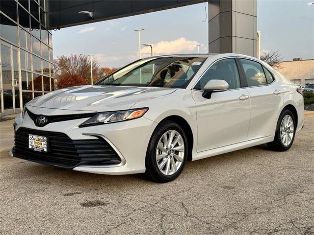 2024 toyota camry le