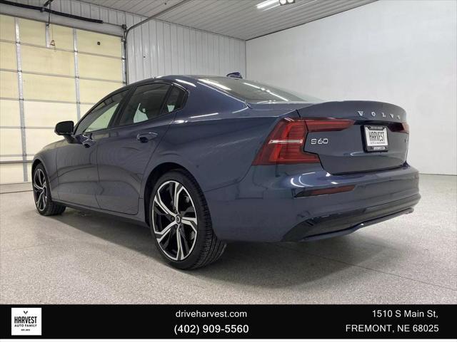2024 volvo s60 b5 plus dark theme