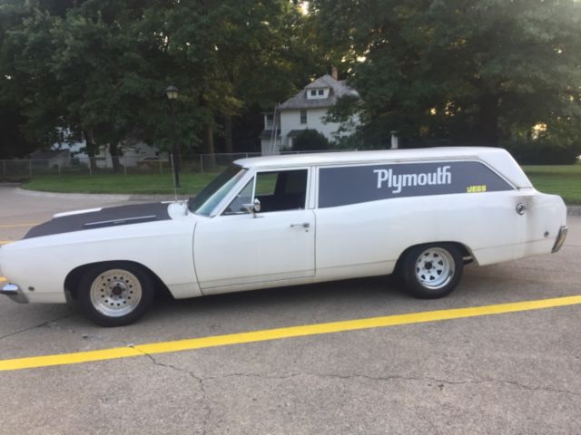 1968 plymouth wagon