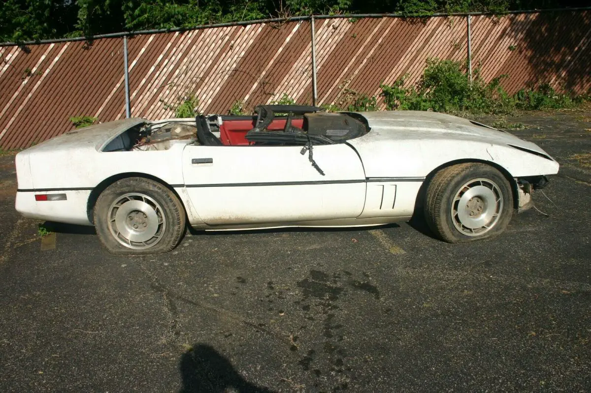 1984 corvette convertible project or parts car