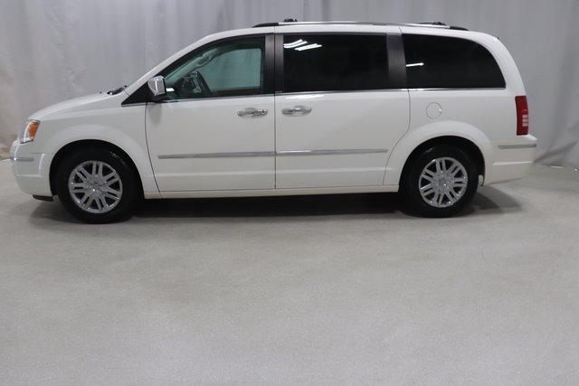 used 2010 chrysler town & country limited fargo, nd 58103 for sale in fargo, north dakota