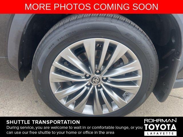 2021 toyota highlander platinum