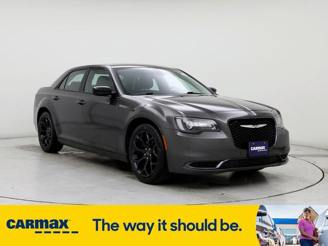 2019 chrysler 300 touring