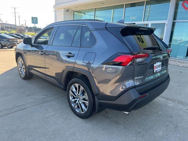 2022 toyota rav4 xle premium