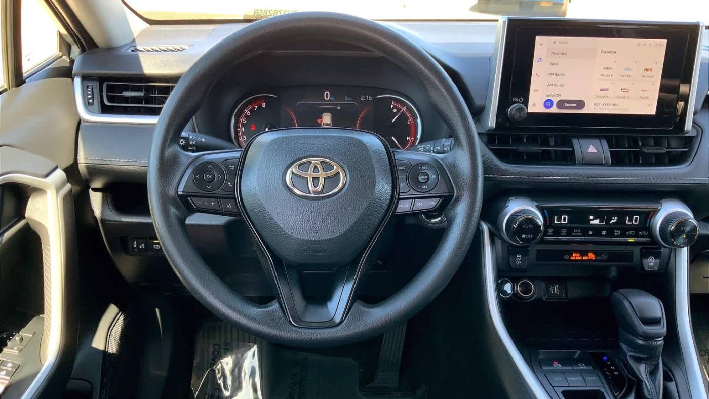 2023 toyota rav4 xle