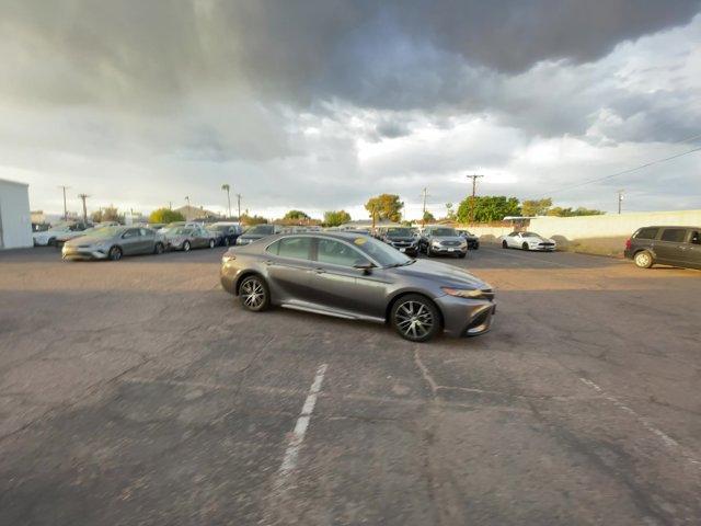 2023 toyota camry se