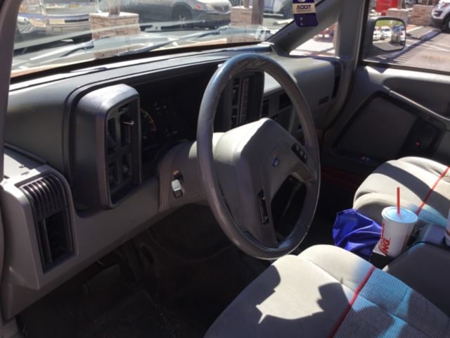 ford aerostar xl extended cab 2wd van - beautiful