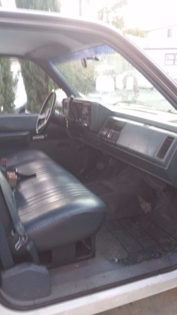 1989 gmc 2500 pickup truck * 8 cylinder * clean