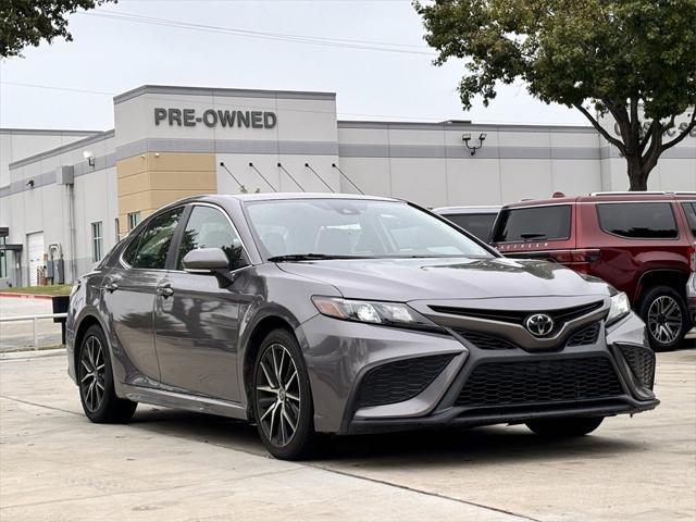 2022 toyota camry se