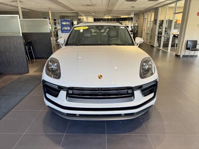 2022 porsche macan base