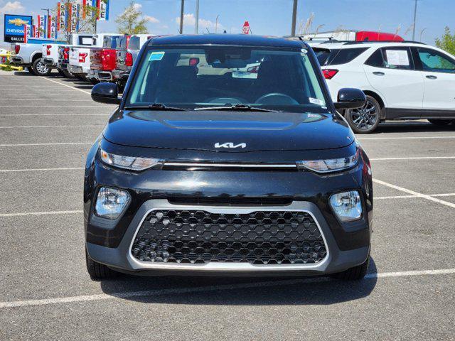 2022 kia soul lx