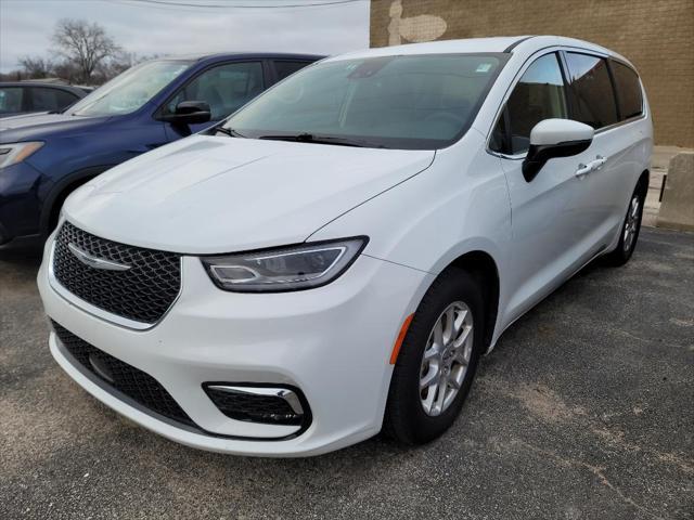 2023 chrysler pacifica touring l