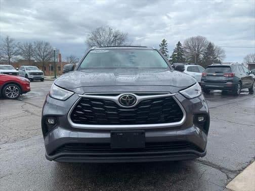 2022 toyota highlander xle 4dr all-wheel drive in borculo, michigan