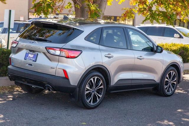 2021 ford escape se