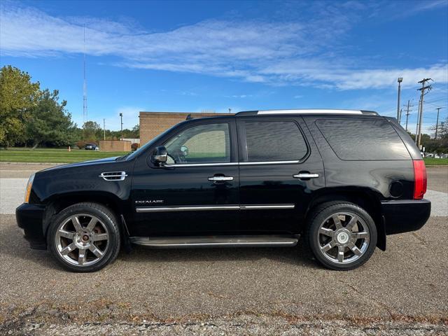 2011 cadillac escalade base