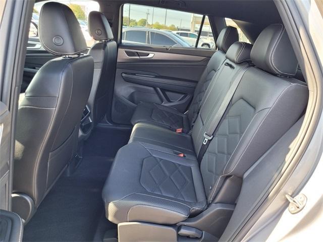 2024 volkswagen atlas cross sport 2.0t se w/technology