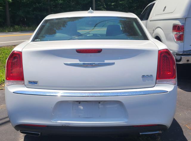 2018 chrysler 300 limited