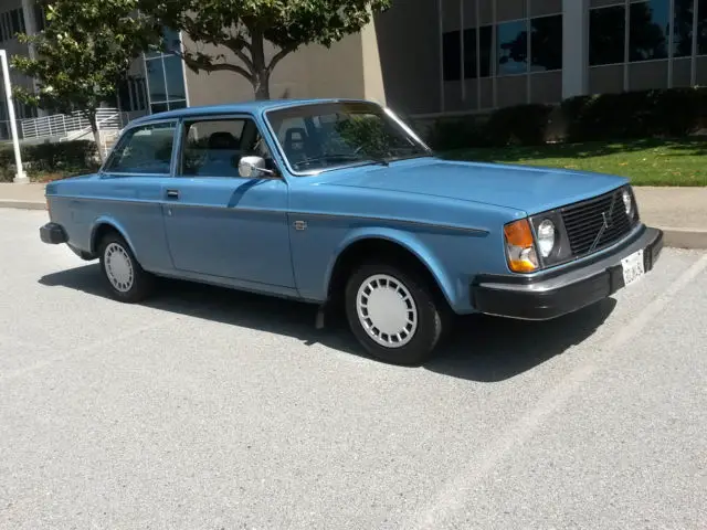 1979 volvo 242dl classic! rare low-mileage classic with 4 speed manual trans!