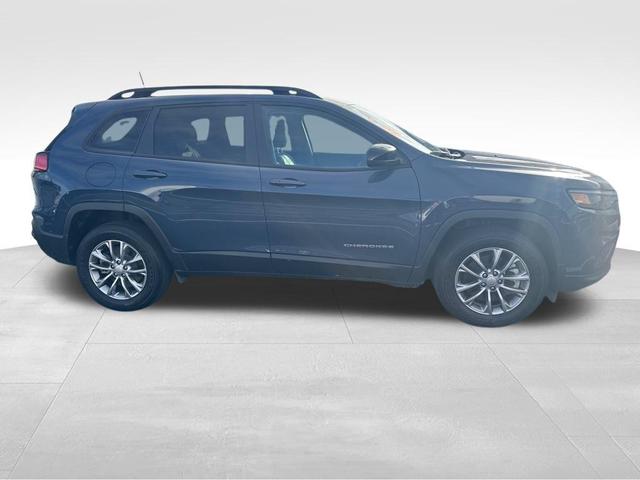 2022 jeep cherokee latitude lux