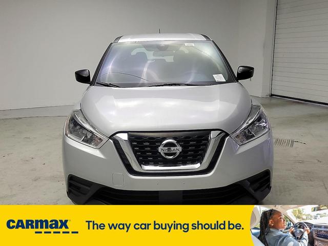 2020 nissan kicks s