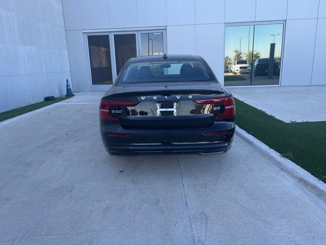 2024 volvo s60 b5 plus dark theme