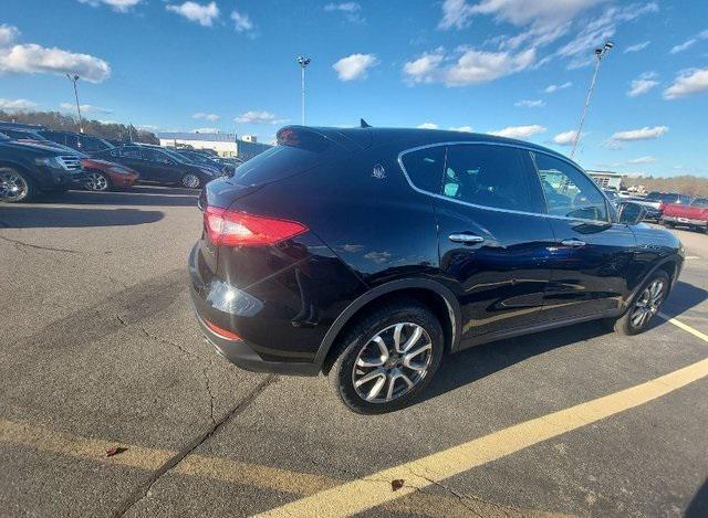 2018 maserati levante base