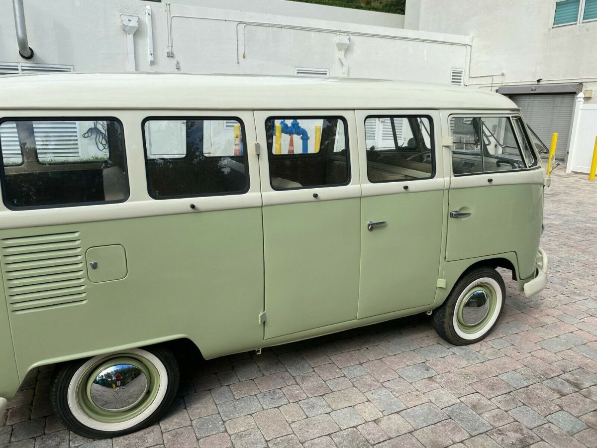 1974 volkswagem bus/wanagon 15 windows & split windows