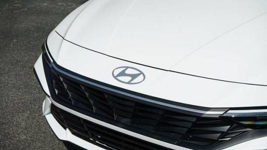 2024 Hyundai Elantra hybrid