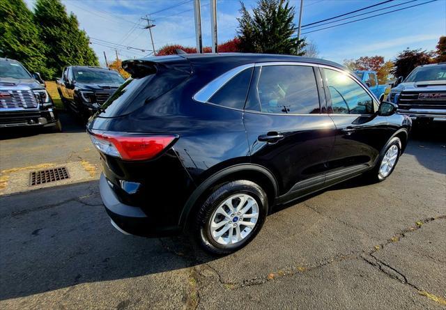 2021 ford escape se