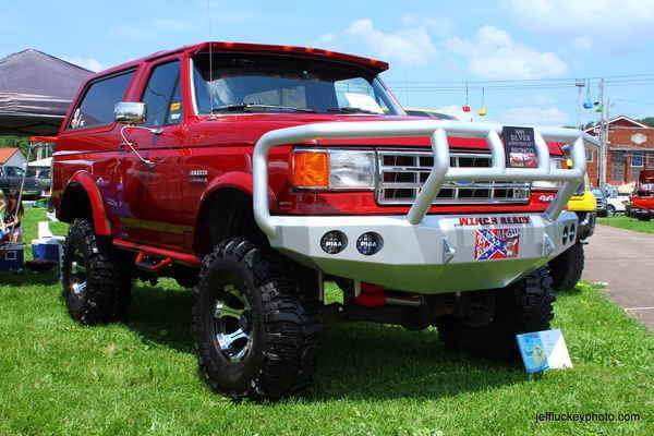 one of a kind silver anniversary ford bronco!! **lowered reserve**