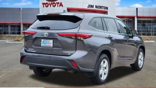 2022 toyota highlander le