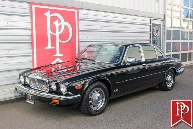 1987 jaguar xj6 vanden plas 69,332 miles black