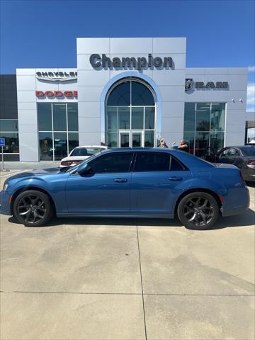 2021 chrysler 300 touring