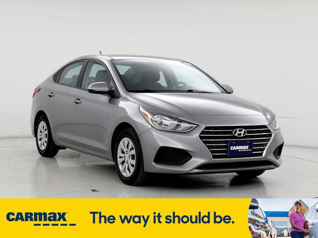 2022 hyundai accent se