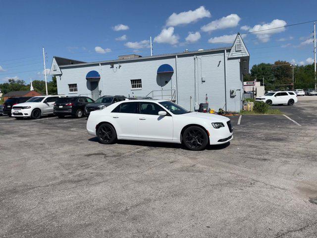 2022 chrysler 300 s