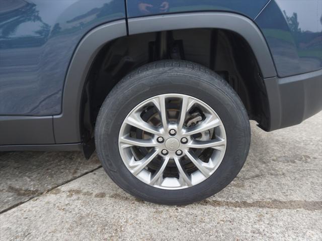 2021 jeep cherokee latitude plus