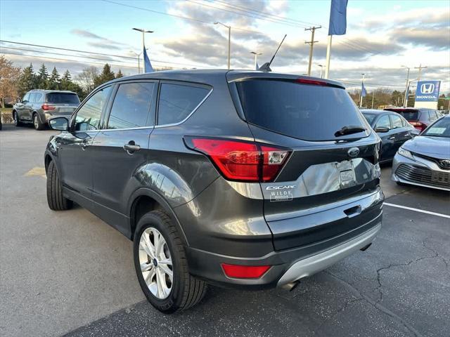 2019 ford escape se
