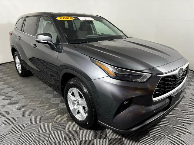 2023 toyota highlander le