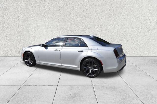 2023 chrysler 300 s