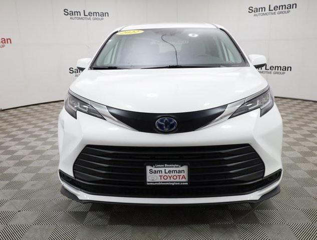 2022 toyota sienna le