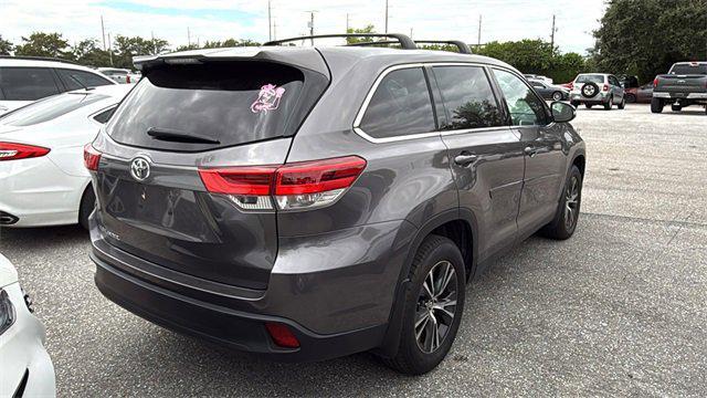 2019 toyota highlander le i4