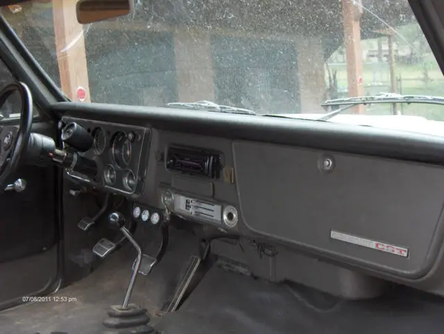 1969 chevy c10 - 1/2 ton - collectors item - 8cyl- long bed - fleetside
